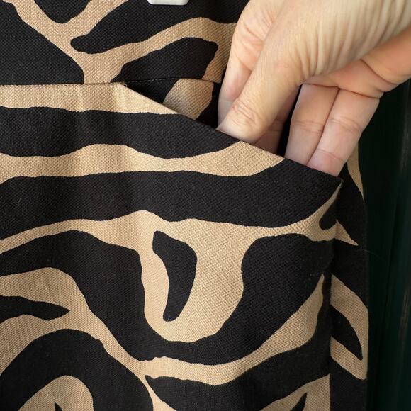 LOFT Zebra Print Mini Skirt Size 12 Animal Pattern Neutral Cotton Blend Pockets - Picture 2 of 7
